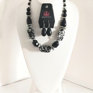 Paparazzi Black and Silver Statement Necklace